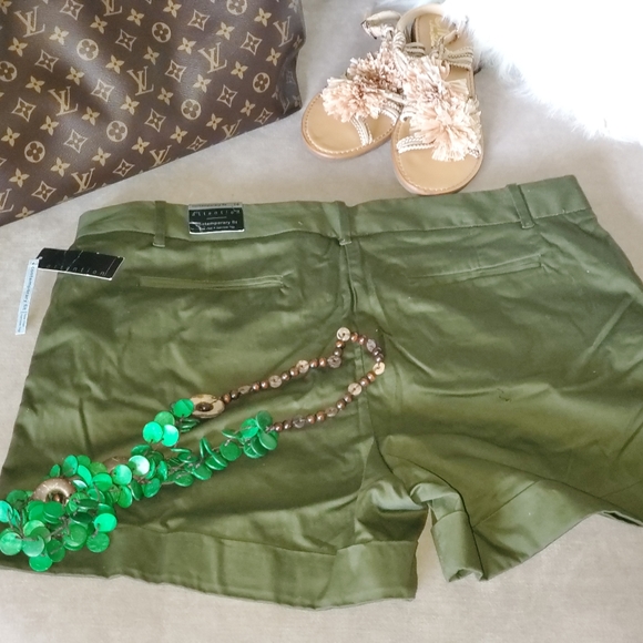 Shorts - Picture 4 of 4